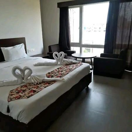 Hotel East International Tinsukia Dış mekan fotoğraf